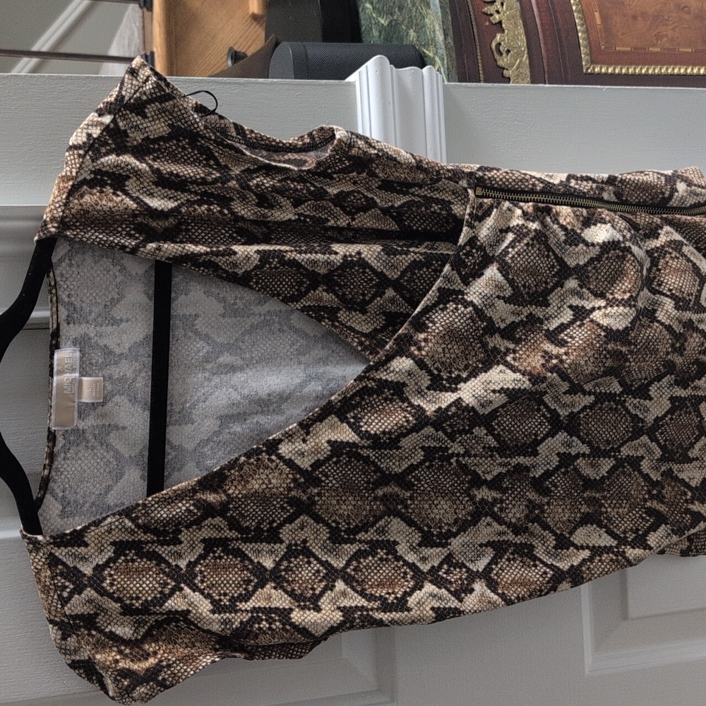 Michael Kors Snakeskin Print Sleeveless Top. Size L. - Picture 9 of 9